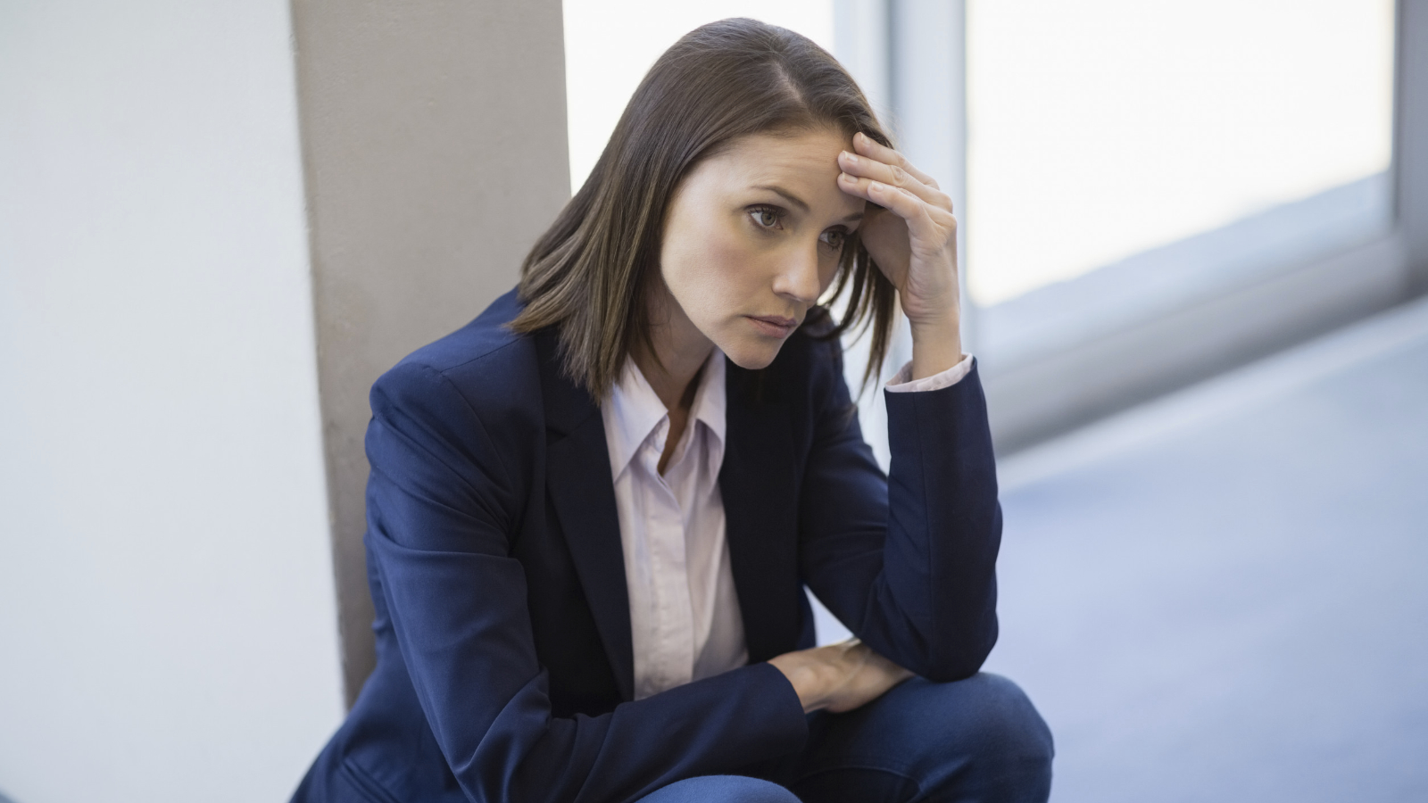 71486610 – 1600×900 Worried woman